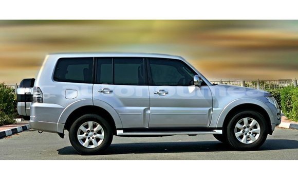 Buy Import Mitsubishi Pajero Other Car in Import - Dubai in Iles Buy Import Mitsubishi Pajero Other Car in Import - Dubai in Iles