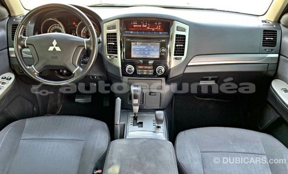 Buy Import Mitsubishi Pajero Other Car in Import - Dubai in Iles Buy Import Mitsubishi Pajero Other Car in Import - Dubai in Iles