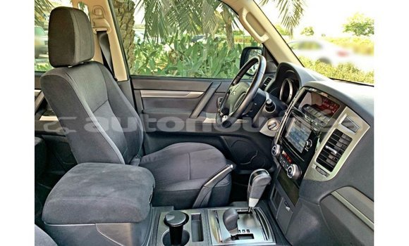 Buy Import Mitsubishi Pajero Other Car in Import - Dubai in Iles Buy Import Mitsubishi Pajero Other Car in Import - Dubai in Iles