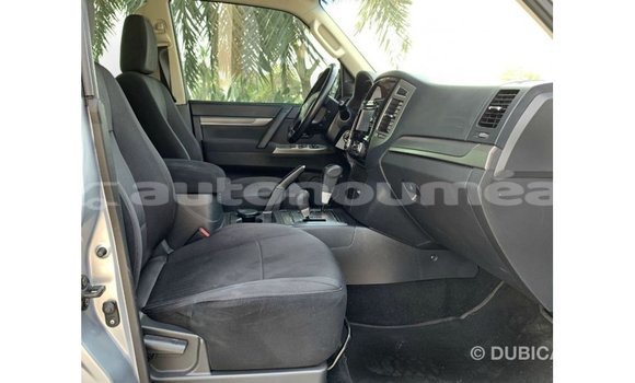 Buy Import Mitsubishi Pajero Other Car in Import - Dubai in Iles Buy Import Mitsubishi Pajero Other Car in Import - Dubai in Iles