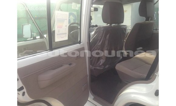 Buy Import Toyota Land Cruiser White Car in Import - Dubai in Iles Buy Import Toyota Land Cruiser White Car in Import - Dubai in Iles