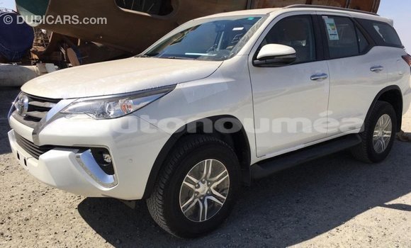 Buy Import Toyota Fortuner White Car in Import - Dubai in Iles Buy Import Toyota Fortuner White Car in Import - Dubai in Iles