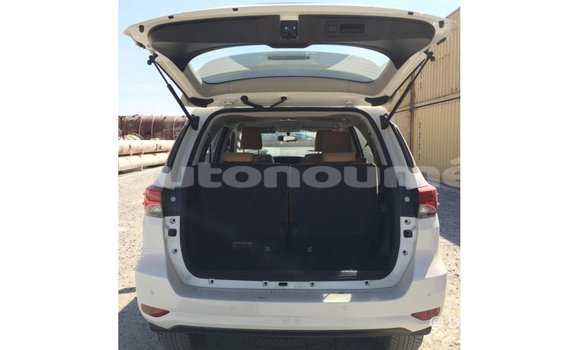 Buy Import Toyota Fortuner White Car in Import - Dubai in Iles Buy Import Toyota Fortuner White Car in Import - Dubai in Iles