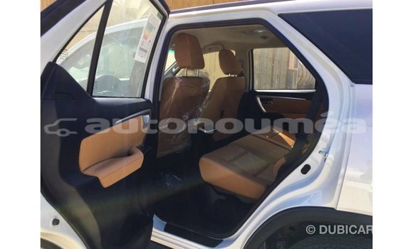 Buy Import Toyota Fortuner White Car in Import - Dubai in Iles Buy Import Toyota Fortuner White Car in Import - Dubai in Iles