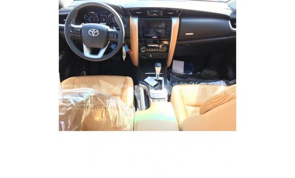 Buy Import Toyota Fortuner White Car in Import - Dubai in Iles Buy Import Toyota Fortuner White Car in Import - Dubai in Iles