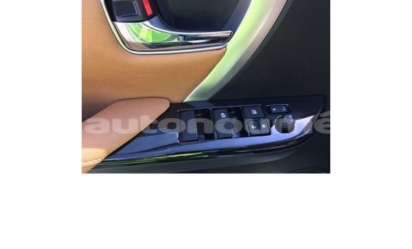 Buy Import Toyota Fortuner White Car in Import - Dubai in Iles Buy Import Toyota Fortuner White Car in Import - Dubai in Iles