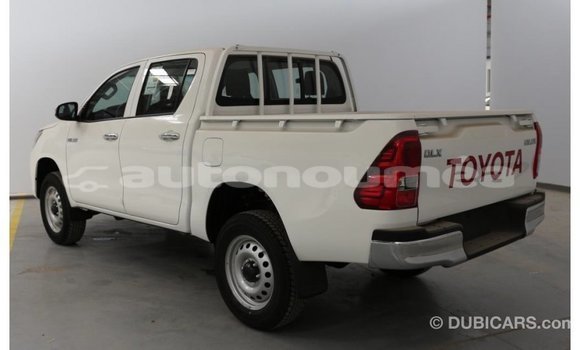 Acheter Import Voiture Toyota Hilux Blanc à Import - Dubai, Iles Acheter Import Voiture Toyota Hilux Blanc à Import - Dubai, Iles