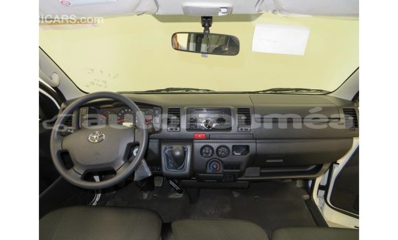 Buy Import Toyota Hiace White Car in Import - Dubai in Iles Buy Import Toyota Hiace White Car in Import - Dubai in Iles
