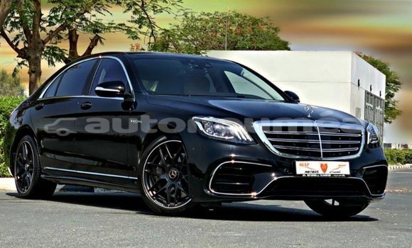Buy Import Mercedes-Benz 190 Black Car in Import - Dubai in Iles Buy Import Mercedes-Benz 190 Black Car in Import - Dubai in Iles