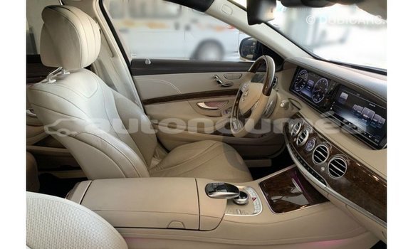 Buy Import Mercedes-Benz 190 Black Car in Import - Dubai in Iles Buy Import Mercedes-Benz 190 Black Car in Import - Dubai in Iles