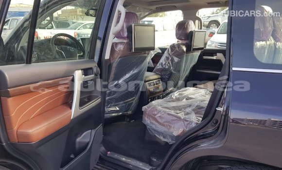 Acheter Import Voiture Toyota Land Cruiser Noir à Import - Dubai, Iles Acheter Import Voiture Toyota Land Cruiser Noir à Import - Dubai, Iles