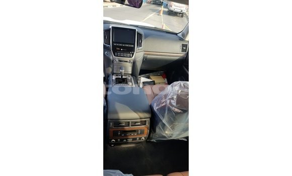 Acheter Import Voiture Toyota Land Cruiser Noir à Import - Dubai, Iles Acheter Import Voiture Toyota Land Cruiser Noir à Import - Dubai, Iles