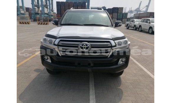 Acheter Import Voiture Toyota Land Cruiser Noir à Import - Dubai, Iles Acheter Import Voiture Toyota Land Cruiser Noir à Import - Dubai, Iles