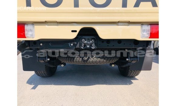 Buy Import Toyota Land Cruiser Beige Car in Import - Dubai in Iles Buy Import Toyota Land Cruiser Beige Car in Import - Dubai in Iles