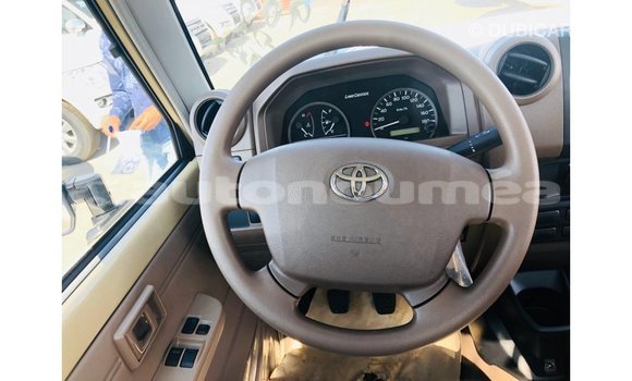 Buy Import Toyota Land Cruiser Beige Car in Import - Dubai in Iles Buy Import Toyota Land Cruiser Beige Car in Import - Dubai in Iles