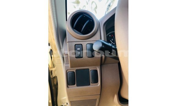 Buy Import Toyota Land Cruiser Beige Car in Import - Dubai in Iles Buy Import Toyota Land Cruiser Beige Car in Import - Dubai in Iles