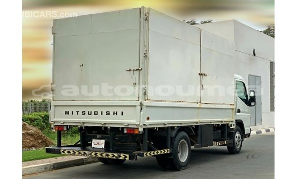 Buy Import Mitsubishi Carisma White Car in Import - Dubai in Iles Buy Import Mitsubishi Carisma White Car in Import - Dubai in Iles