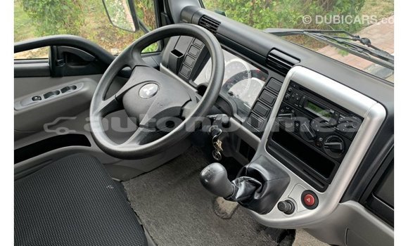 Buy Import Mitsubishi Carisma White Car in Import - Dubai in Iles Buy Import Mitsubishi Carisma White Car in Import - Dubai in Iles