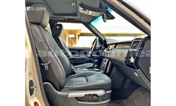 Buy Import Land Rover Range Rover White Car in Import - Dubai in Iles Buy Import Land Rover Range Rover White Car in Import - Dubai in Iles