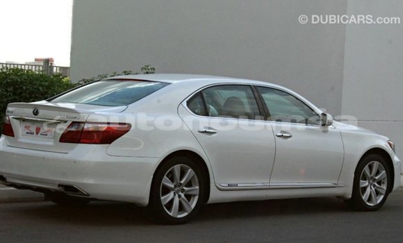 Buy Import Lexus LS White Car in Import - Dubai in Iles Buy Import Lexus LS White Car in Import - Dubai in Iles