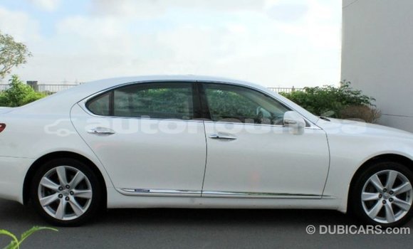 Buy Import Lexus LS White Car in Import - Dubai in Iles Buy Import Lexus LS White Car in Import - Dubai in Iles