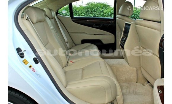 Buy Import Lexus LS White Car in Import - Dubai in Iles Buy Import Lexus LS White Car in Import - Dubai in Iles