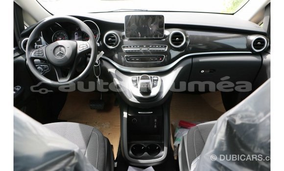 Acheter Import Voiture Mercedes-Benz 250 Noir à Import - Dubai, Iles Acheter Import Voiture Mercedes-Benz 250 Noir à Import - Dubai, Iles