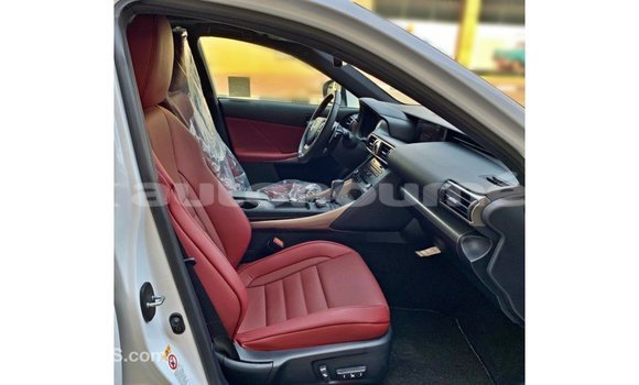 Acheter Import Voiture Lexus IS Blanc à Import - Dubai, Iles Acheter Import Voiture Lexus IS Blanc à Import - Dubai, Iles