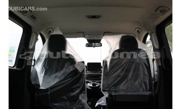 Acheter Import Voiture Mercedes-Benz 250 Noir à Import - Dubai, Iles Acheter Import Voiture Mercedes-Benz 250 Noir à Import - Dubai, Iles