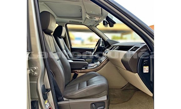 Buy Import Land Rover Range Rover Other Car in Import - Dubai in Iles Buy Import Land Rover Range Rover Other Car in Import - Dubai in Iles