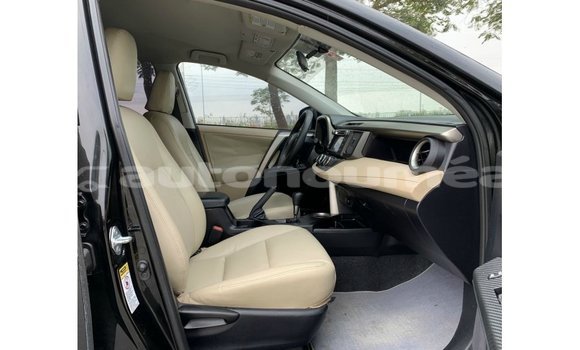 Acheter Import Utilitaire Toyota HiAce Noir à Import - Dubai, Iles Acheter Import Utilitaire Toyota HiAce Noir à Import - Dubai, Iles