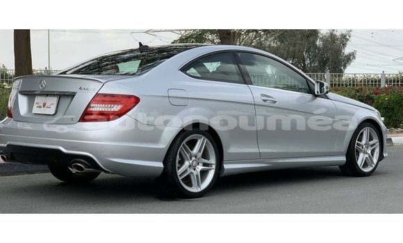 Buy Import Mercedes-Benz 190 Other Car in Import - Dubai in Iles Buy Import Mercedes-Benz 190 Other Car in Import - Dubai in Iles