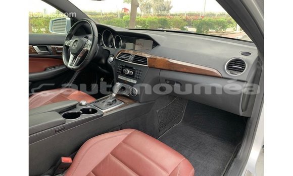 Buy Import Mercedes-Benz 190 Other Car in Import - Dubai in Iles Buy Import Mercedes-Benz 190 Other Car in Import - Dubai in Iles