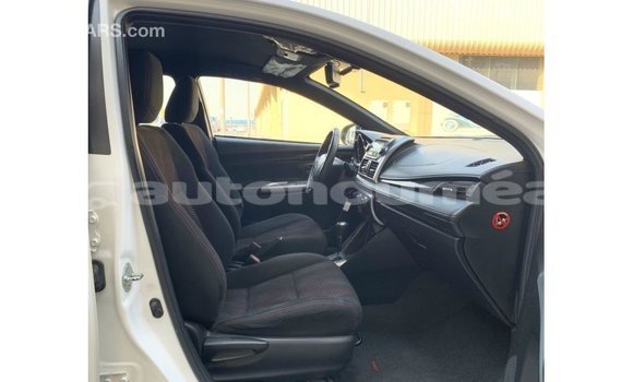 Buy Import Toyota Yaris White Car in Import - Dubai in Iles Buy Import Toyota Yaris White Car in Import - Dubai in Iles