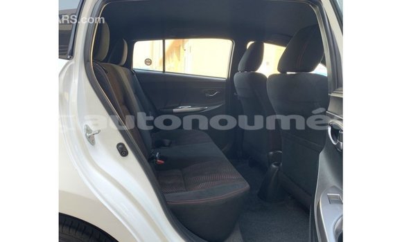 Buy Import Toyota Yaris White Car in Import - Dubai in Iles Buy Import Toyota Yaris White Car in Import - Dubai in Iles