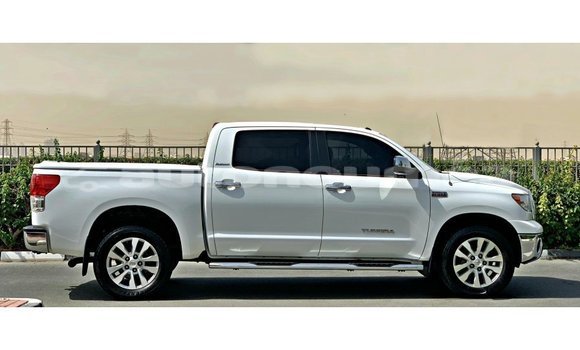 Buy Import Toyota Tundra White Car in Import - Dubai in Iles Buy Import Toyota Tundra White Car in Import - Dubai in Iles