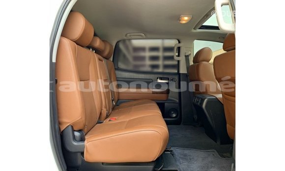 Buy Import Toyota Tundra White Car in Import - Dubai in Iles Buy Import Toyota Tundra White Car in Import - Dubai in Iles