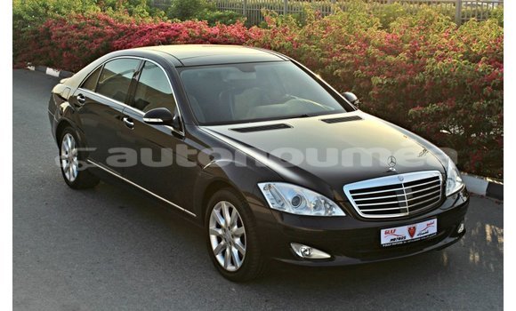 Acheter Import Voiture Mercedes-Benz 200 Bleu à Import - Dubai, Iles Acheter Import Voiture Mercedes-Benz 200 Bleu à Import - Dubai, Iles