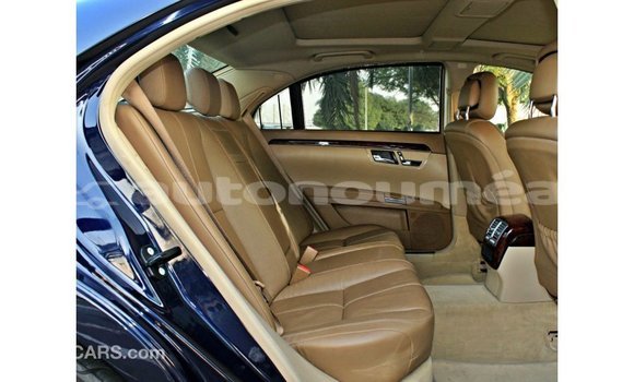 Buy Import Mercedes-Benz 200 Blue Car in Import - Dubai in Iles Buy Import Mercedes-Benz 200 Blue Car in Import - Dubai in Iles