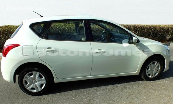 Buy Import Nissan Tiida White Car in Import - Dubai in Iles Buy Import Nissan Tiida White Car in Import - Dubai in Iles