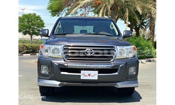Buy Import Toyota Land Cruiser Other Car in Import - Dubai in Iles Buy Import Toyota Land Cruiser Other Car in Import - Dubai in Iles