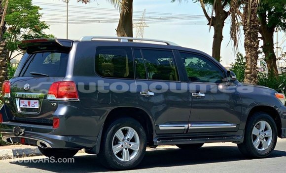 Buy Import Toyota Land Cruiser Other Car in Import - Dubai in Iles Buy Import Toyota Land Cruiser Other Car in Import - Dubai in Iles
