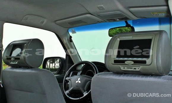 Acheter Import Voiture Mitsubishi Pajero Marron à Import - Dubai, Iles Acheter Import Voiture Mitsubishi Pajero Marron à Import - Dubai, Iles