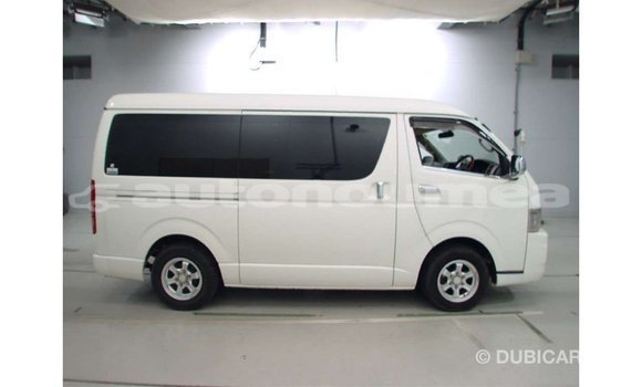 Buy Import Toyota Regius White Car in Import - Dubai in Iles Buy Import Toyota Regius White Car in Import - Dubai in Iles