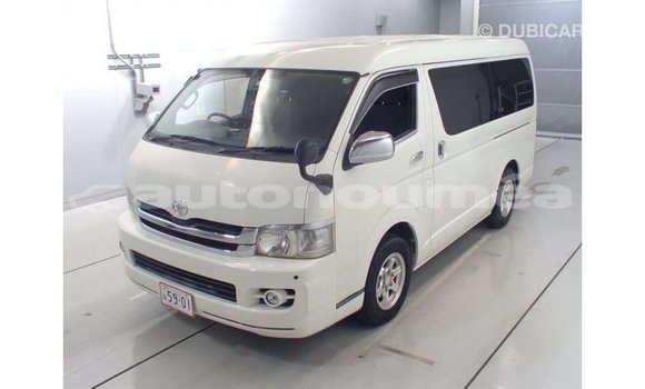 Buy Import Toyota Regius White Car in Import - Dubai in Iles Buy Import Toyota Regius White Car in Import - Dubai in Iles