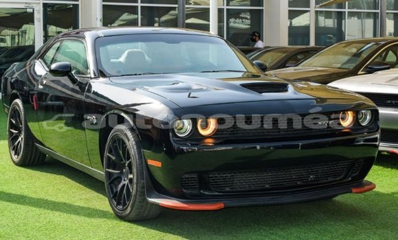 Acheter Import Voiture Dodge Challenger Noir à Import - Dubai, Iles Acheter Import Voiture Dodge Challenger Noir à Import - Dubai, Iles