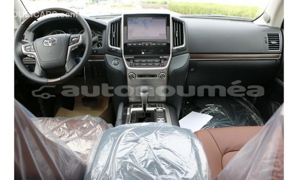 Acheter Import Voiture Toyota Land Cruiser Blanc à Import - Dubai, Iles Acheter Import Voiture Toyota Land Cruiser Blanc à Import - Dubai, Iles
