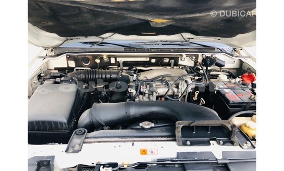 Acheter Import Voiture Mitsubishi Pajero Blanc à Import - Dubai, Iles Acheter Import Voiture Mitsubishi Pajero Blanc à Import - Dubai, Iles