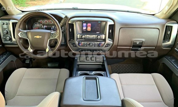 Buy Import Chevrolet Silverado White Car in Import - Dubai in Iles Buy Import Chevrolet Silverado White Car in Import - Dubai in Iles