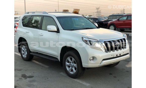 Acheter Import Voiture Toyota Prado Blanc à Import - Dubai, Iles Acheter Import Voiture Toyota Prado Blanc à Import - Dubai, Iles